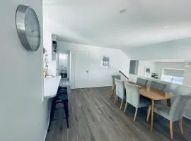 Renovated & Spacious, Homely - 5km to CBR hospital