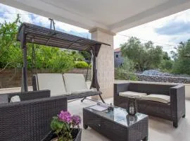 2 Bedroom Gorgeous Home In Mali Ston