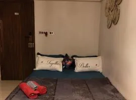 Studio cozy house, Balcony, NearAirpot ,Couplefrdly