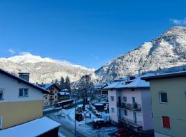 Casa Tonino – hotel w mieście Predazzo
