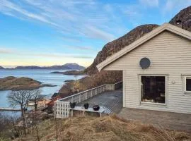3 Bedroom Stunning Home In Tansøy