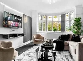 Stylish 5 Bedroom House - 11 Guests - Garden & Private Parking 316C