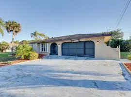 Bokeelia Retreat - Fishing Docks and Canals Nearby!