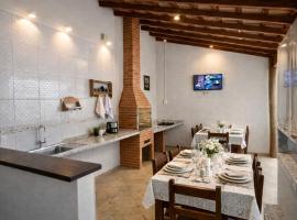 Casa Familiar Morada a Poucos Metros do Santuário de Aparecida, hôtel à Aparecida