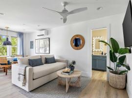 The Francis 1bd King Bed Condo 1 Block to Sand, hotell sihtkohas Folly Beach