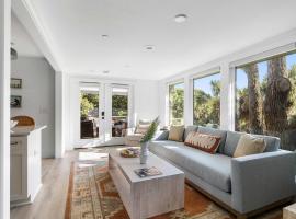 The Manchester Big 3bd Condo 1 block to beach, hotell sihtkohas Folly Beach