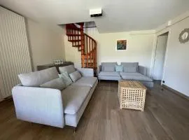 Magnifique villa avec sauna et piscine vue lac