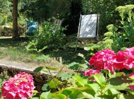 Les Gîtes Du Larderet - Le sous bois, hotel a Le Larderet