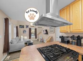 Pet/Family Cabin Near Hatcher Pass Trails | Skiing, отель в Палмере