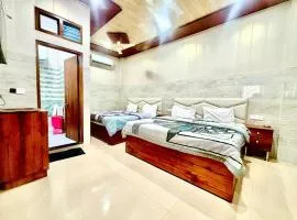 Shri Murli Manohar Dham Hotel Vrindavan