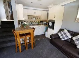 Bursledon Peewit Hill, Home from Home