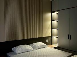 Luccy Hotel โรงแรมในNhơn Trạch