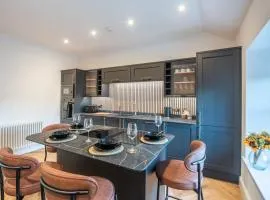 Luxury New Inverness Apartment in a Prime Location