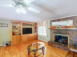 4BR Waterview Home with Pool, Fire Pit and Fishing