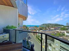 Apt no Guarujá com Sacada Piscina 4 Quartos Espaçoso