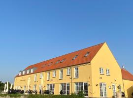 Gammel Løgten Strandkro, hotel u gradu Hornslet