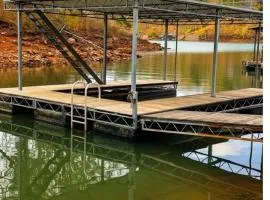 Lake Lanier 3BR Cozy Retreat with Screened Porch, Deck and Dock