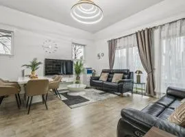 Modern apartment for 6 people, Parking, Station