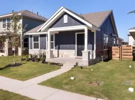 Modern Cozy Home - Gym - Quiet Street - Sleeps 4