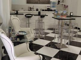 Clelia's Boutique Rooms & Suites, hotel en La Maddalena