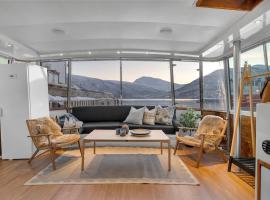 One-of-a-kind Arctic experience aboard boat Grosso, hotel a Tromsø