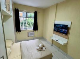 No coração de Icaraí, a uma quadra da praia!, hotel di Niteroi