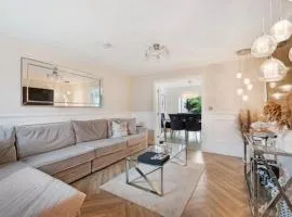 4-Bedroom Detached Home Mosley Common, Worsley