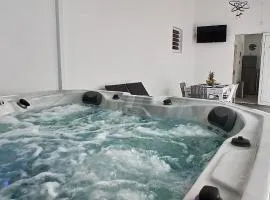 Ruby's - Duplex, Private Jacuzzi, Terrace et Relaxation