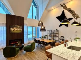 404 - Nature & Luxury Penthouse - View & Pool, Hotel in Baie-Saint-Paul