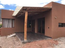 Cabaña los amarillos, hotel a Huacalera