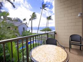 Stunning 2BD 2BA Ocean Front Condo Great View, AC, Hotel in Wailuku