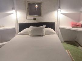 Cabaña Rústica Alcohuaz 2 a 5 p โรงแรมในAlcoguaz