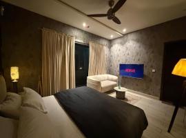 Private Ultra-Luxurious Suite in a Villa, DHA Phase 7, hotel a Lahore