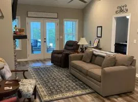 New listing! Quiet Hollow Getaway