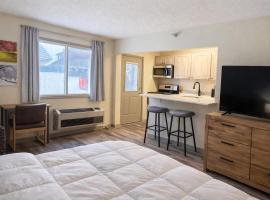 Nisswa Hotel & Suites – Round Lake King Patio Suite with Full Kitchen, khách sạn ở Nisswa