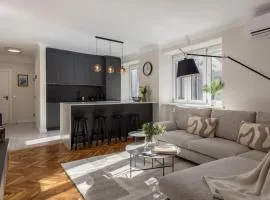 Old Town Retreat next to St Peter Church