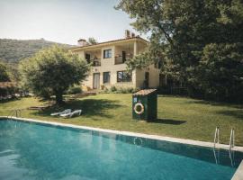 Hotel Rural Xerete, hotell med pool i Navaconcejo