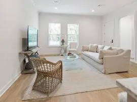 Comfortable 3BR Stay - Pool - Beach Nearby