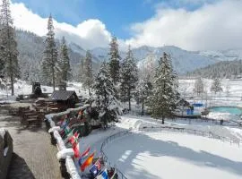 Olympic Valley Studio Condo with Resort Pools, Spa