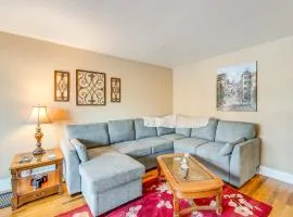 5 Mi to Dtwn Rockford Pet-Friendly Home with Yard!