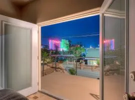 Stunning View! UNR-Groups-Deck-Reno-Minerva House