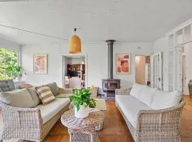 5 Bedroom Charming Homestead on Vineyard