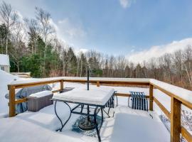 Mtn-View Thornton Condo with Community Perks and Deck!, Hotel in Thornton