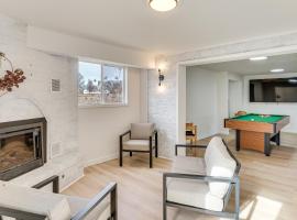 Home with Pickleball Court, 3 Mi to Nevada Speedway! โรงแรมในเนวาด้า