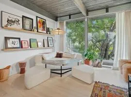 Hollywood Hills 1BR Guest Quarters Pool Views C&C