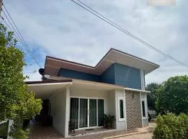 Baan Pranee house Long Beach Koh Lanta