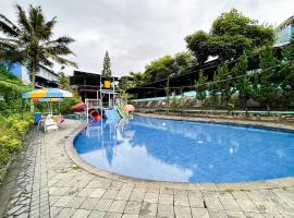 RedDoorz Resort at ISTC Sukabumi, hotel v destinácii Kadudampit