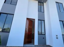 Casa dos pisos CIX-PIMENTEL