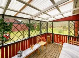 2 Bedroom Cozy Home In Alsterbro