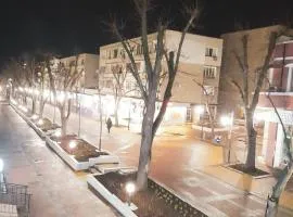 Downtown Apartment By the Lindens